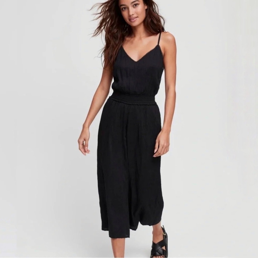 Aritzia | Wilfred | Irene Jumpsuit Black Wide Leg Cropped Smocked Waist Size M